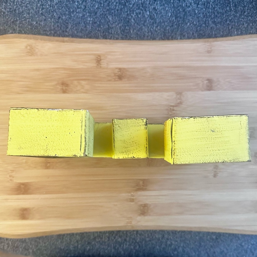 LETTER “E”- Rustic Yellow and White Letter N Wall Decor - Picture 6 of 6